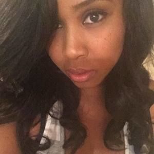 Meet your Posher, Alexis